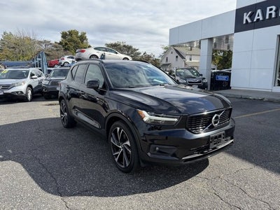 2020 Volvo XC40 R-Design