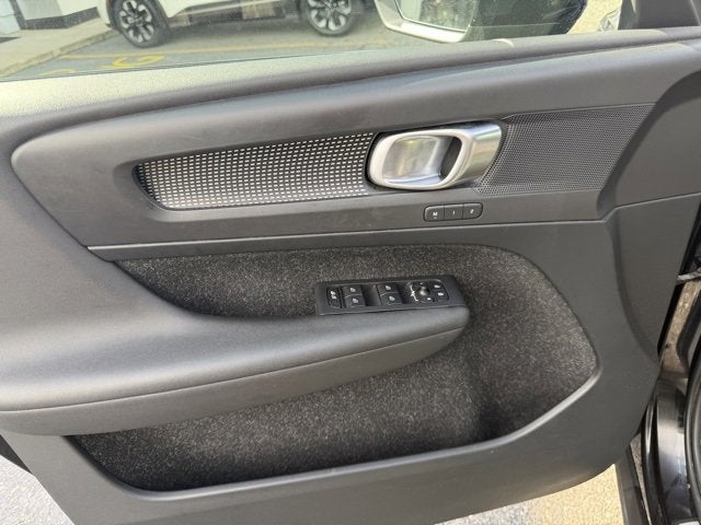 2020 Volvo XC40 R-Design