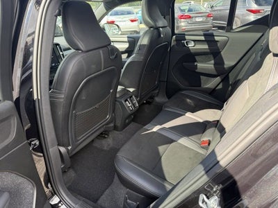 2020 Volvo XC40 R-Design