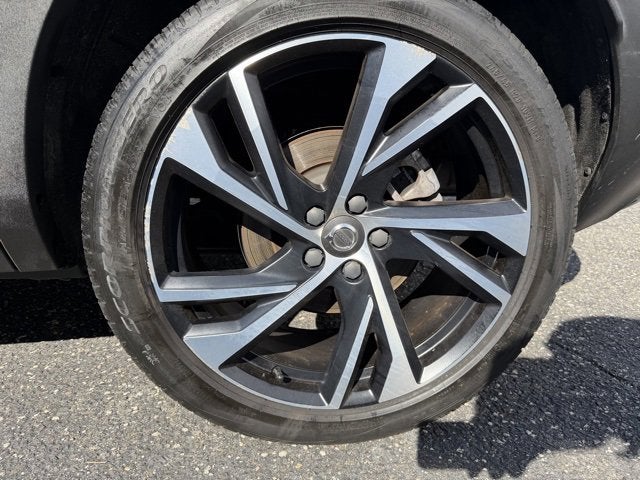 2020 Volvo XC40 R-Design