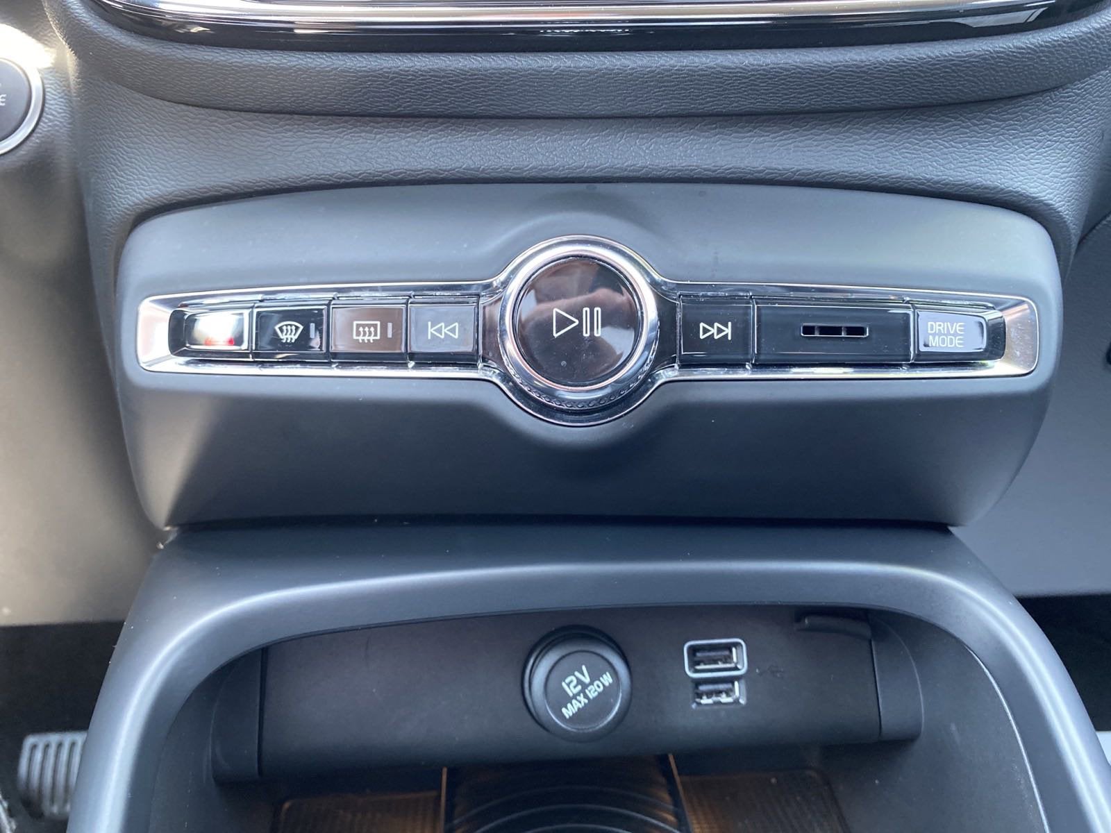 2019 Volvo XC40 Base