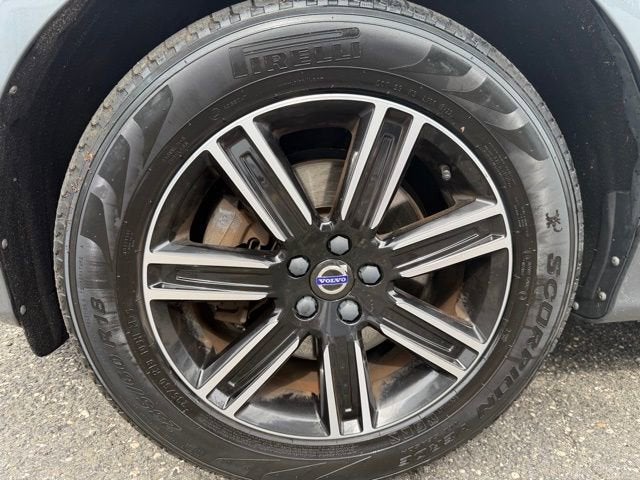 2016 Volvo XC60 T6 Drive-E