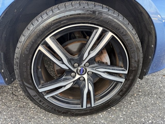 2017 Volvo XC60 R-Design