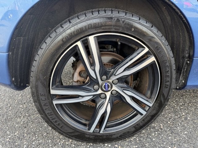 2017 Volvo XC60 R-Design