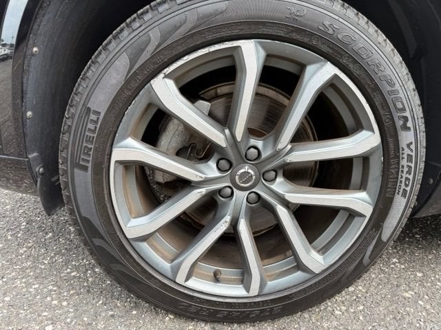 2019 Volvo XC90 Momentum
