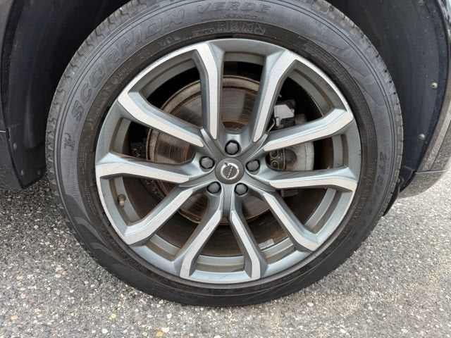 2019 Volvo XC90 Momentum