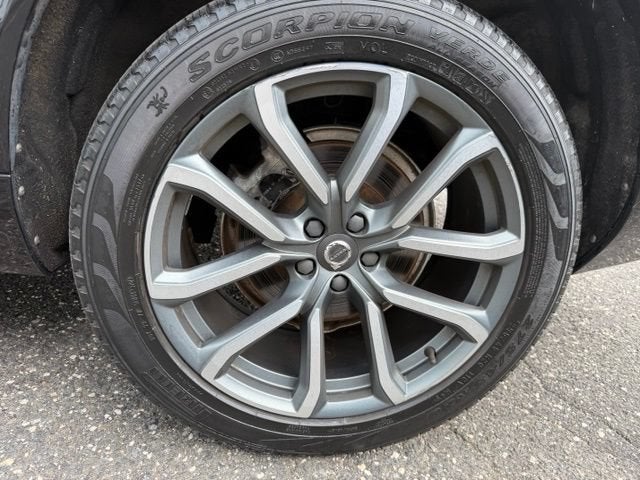 2019 Volvo XC90 Momentum