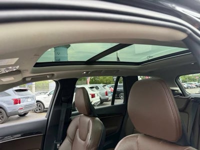 2019 Volvo XC90 Momentum