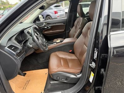 2019 Volvo XC90 Momentum