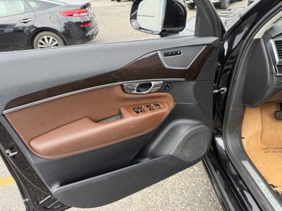 2019 Volvo XC90 Momentum