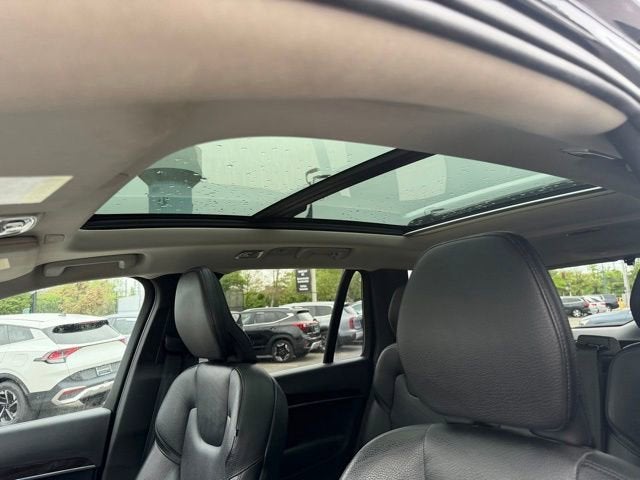 2019 Volvo XC90 Momentum
