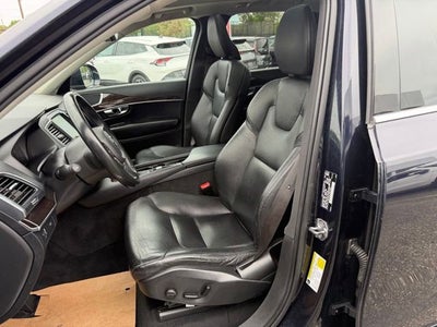2019 Volvo XC90 Momentum