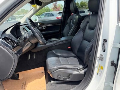 2018 Volvo XC90 Momentum