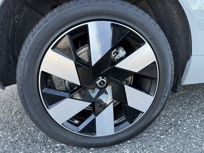 2025 Volvo XC60 Plug-In Hybrid Plus