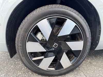 2025 Volvo XC60 Plug-In Hybrid Plus