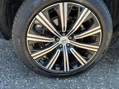 2024 Volvo XC90 Core Bright Theme
