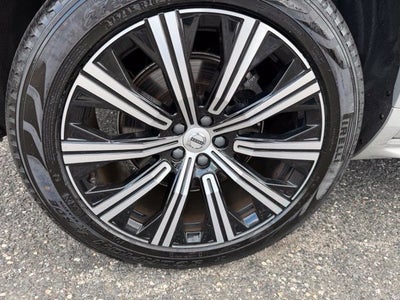 2024 Volvo XC90 Core Bright Theme