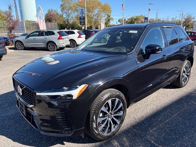 2024 Volvo XC60 Core Dark Theme