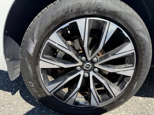 2024 Volvo XC60 Core Dark Theme