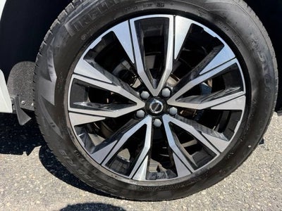 2024 Volvo XC60 Core Dark Theme