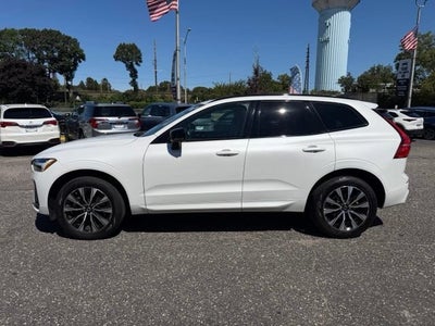 2024 Volvo XC60 Core Dark Theme