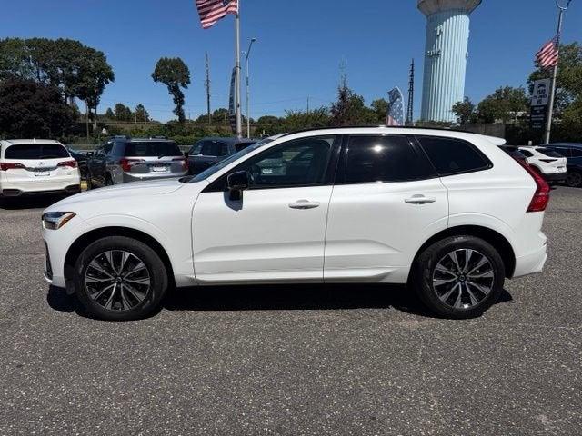 2024 Volvo XC60 Core Dark Theme