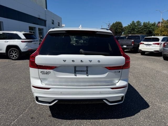 2024 Volvo XC60 Core Dark Theme