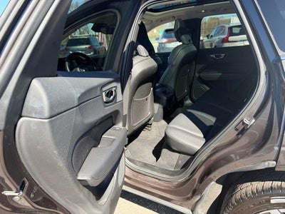 2022 Volvo XC60 Momentum