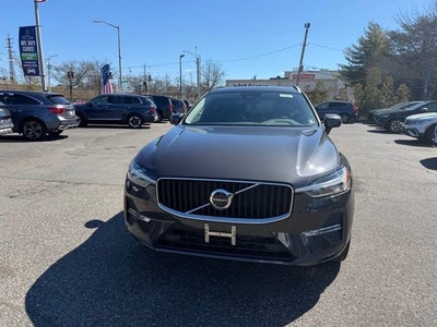 2022 Volvo XC60 Momentum