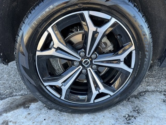 2022 Volvo XC60 Momentum