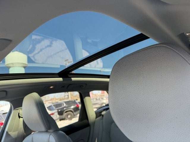 2022 Volvo XC60 Momentum