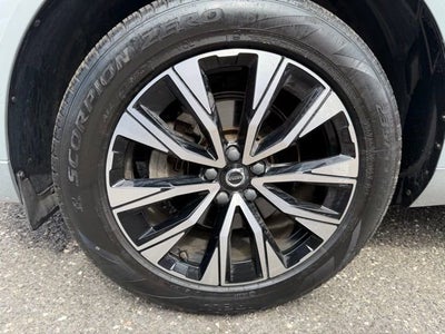 2024 Volvo XC60 Core Dark Theme