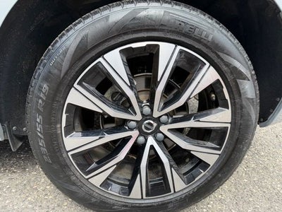 2024 Volvo XC60 Core Dark Theme