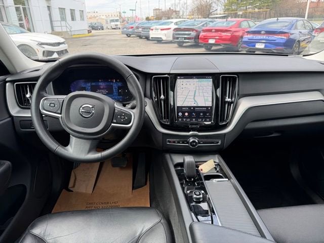 2024 Volvo XC60 Core Dark Theme