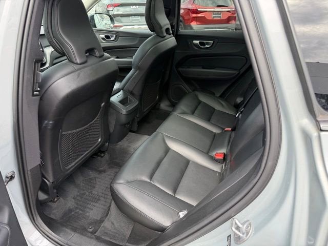 2024 Volvo XC60 Core Dark Theme