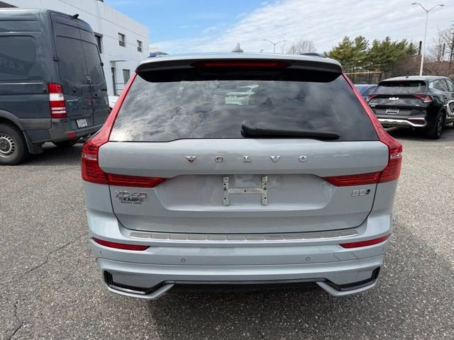 2024 Volvo XC60 Core Dark Theme