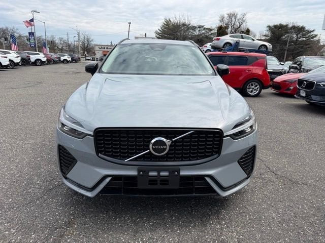 2024 Volvo XC60 Core Dark Theme