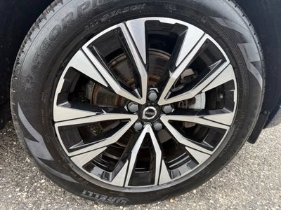 2024 Volvo XC60 Core Dark Theme