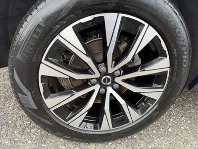 2024 Volvo XC60 Core Dark Theme