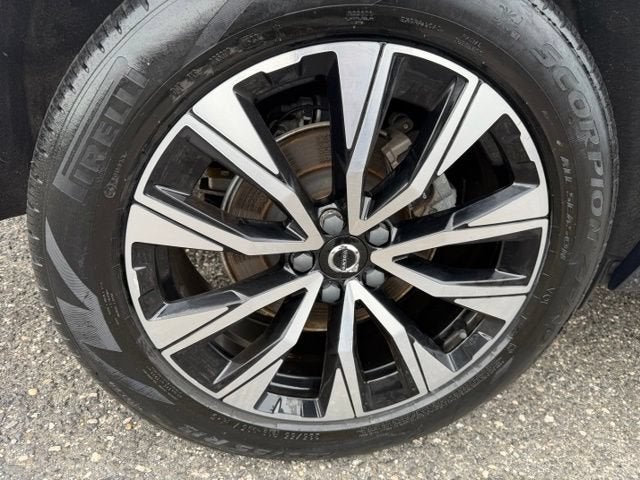 2024 Volvo XC60 Core Dark Theme