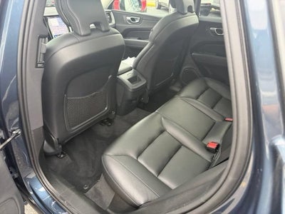 2024 Volvo XC60 Core Dark Theme