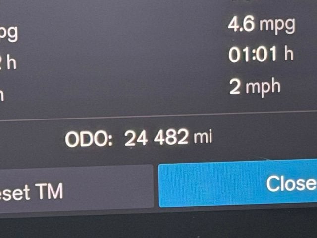 2024 Volvo XC60 Core Dark Theme