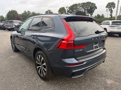2024 Volvo XC60 Core Dark Theme