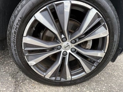 2022 Volvo XC60 Momentum