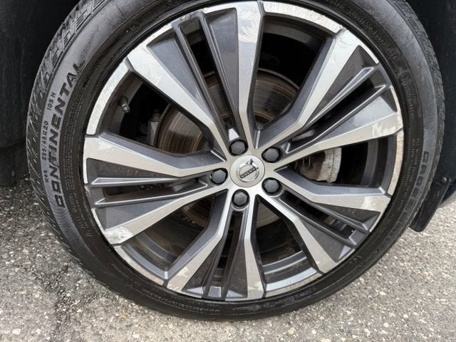 2022 Volvo XC60 Momentum
