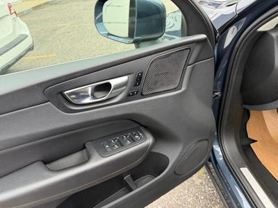 2022 Volvo XC60 Momentum