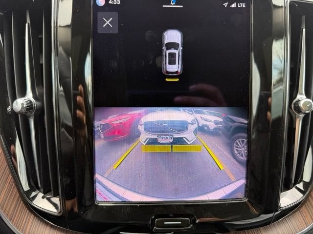 2022 Volvo XC60 Momentum