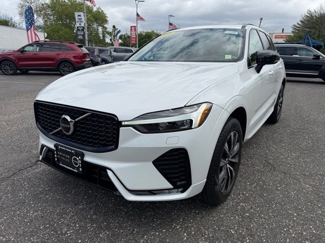 2024 Volvo XC60 Core Dark Theme