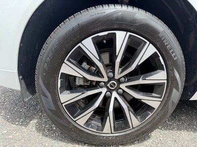 2024 Volvo XC60 Core Dark Theme