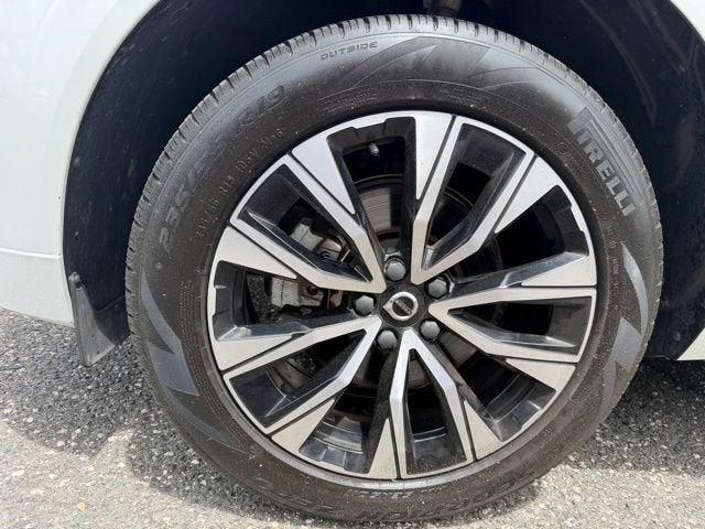 2024 Volvo XC60 Core Dark Theme